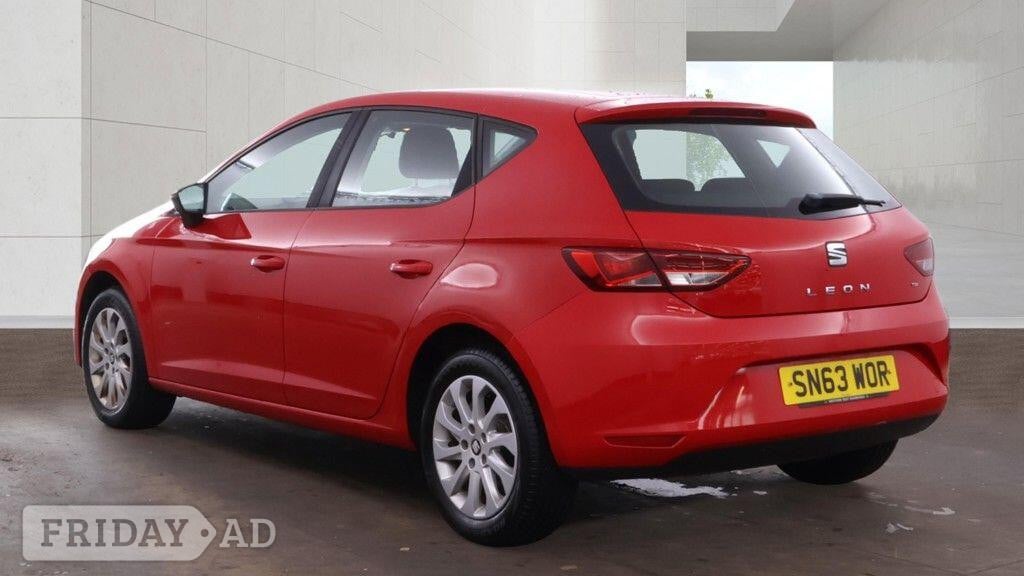 [ berth ]SEAT Leon