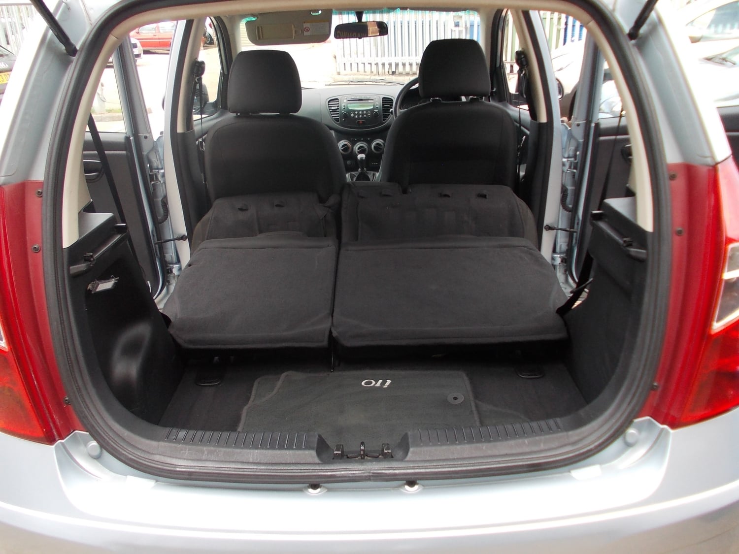 Hyundai i10 2011 - Cars