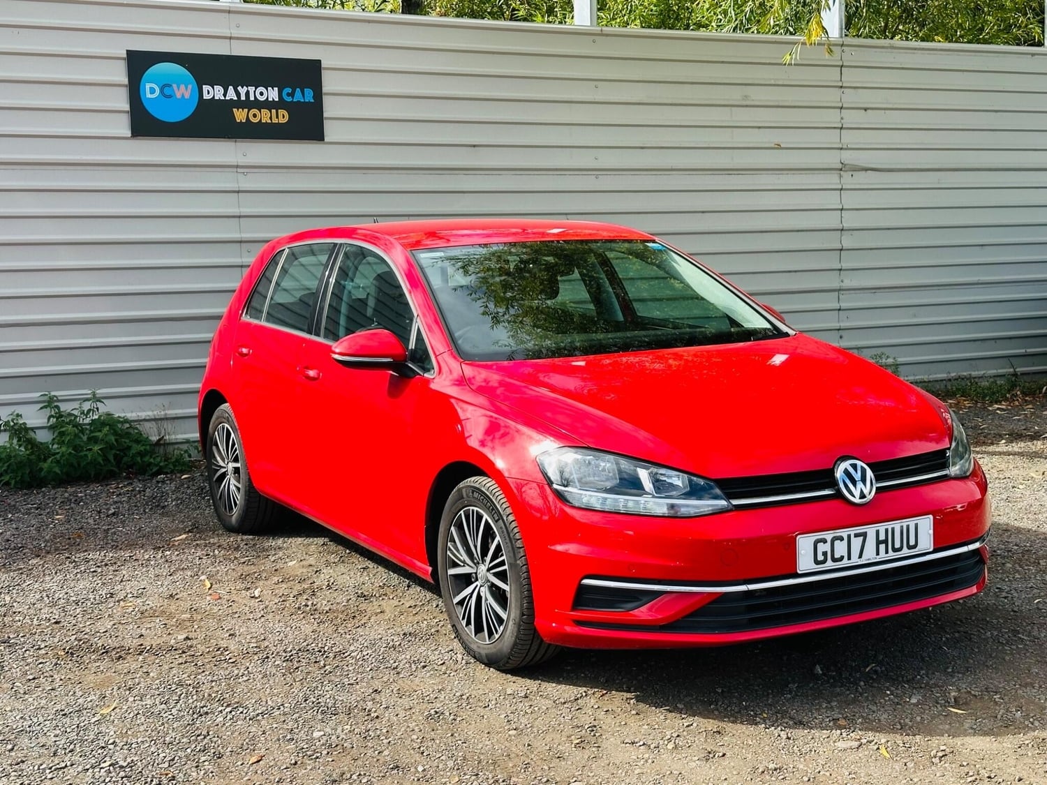 Volkswagen Golf 2017 - Cars in Hillingdon