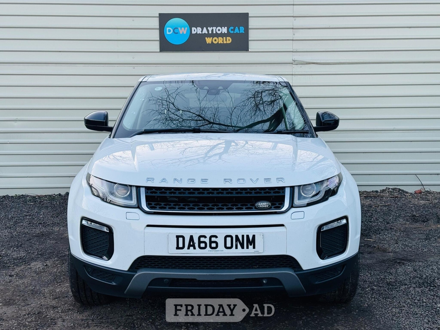 [ berth ]Land Rover Range Rover Evoque