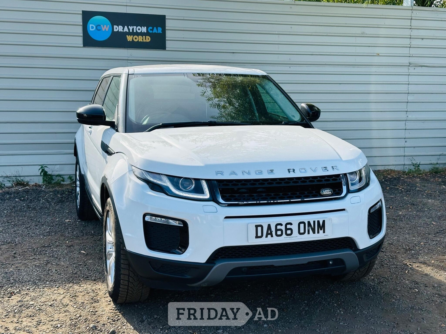 Land Rover Range Rover Evoque 2016 in Hillingdon