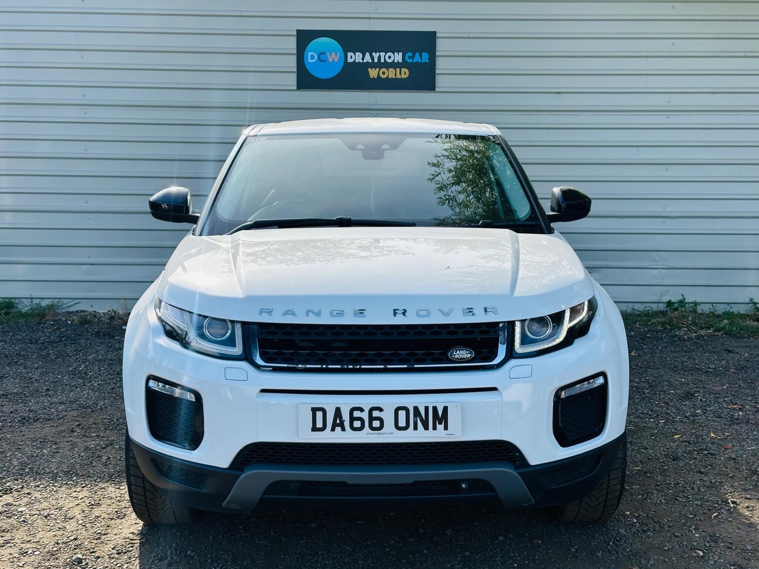 [ berth ]Land Rover Range Rover Evoque