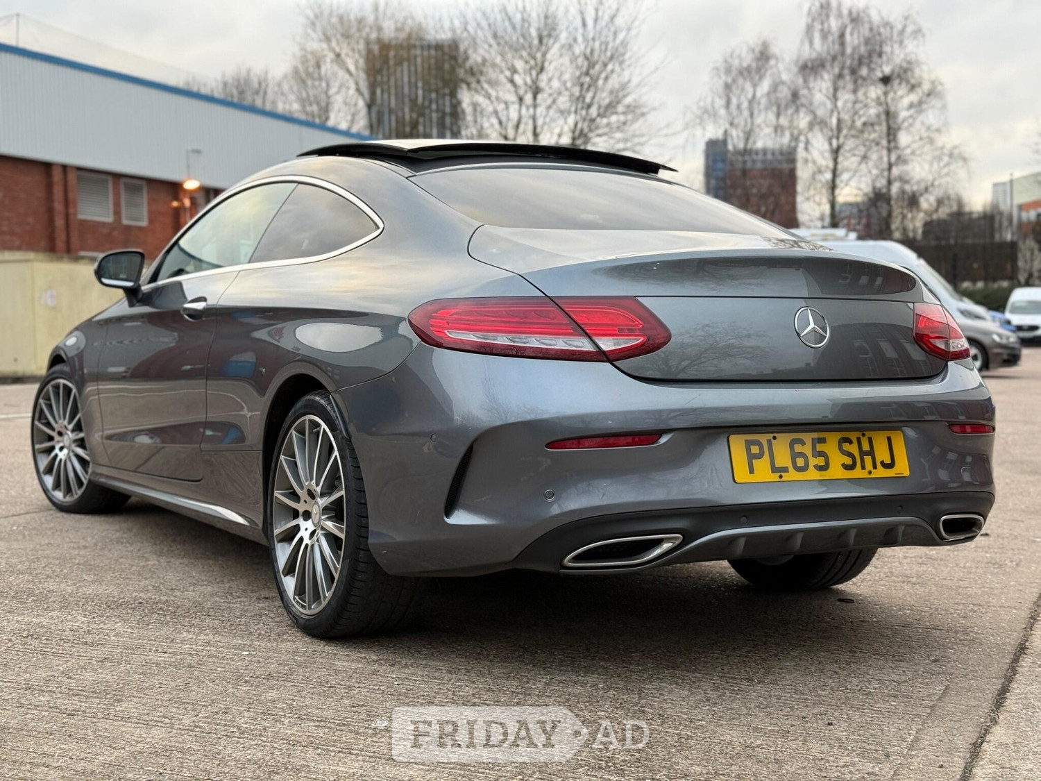 [ berth ]Mercedes-Benz C Class