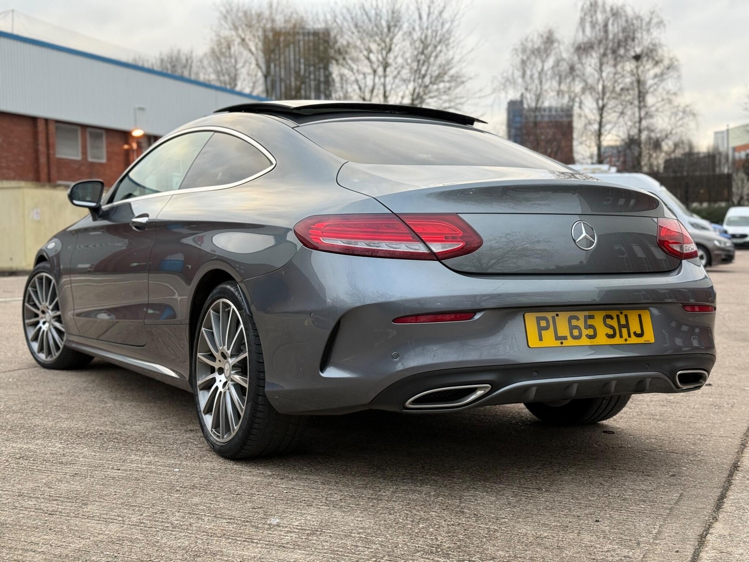 [ berth ]Mercedes-Benz C Class