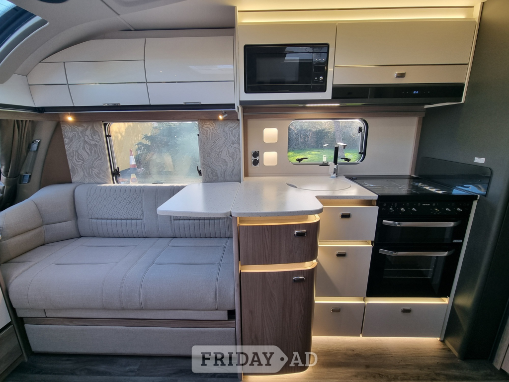 Swift Elegance Grande 835 Highbridge