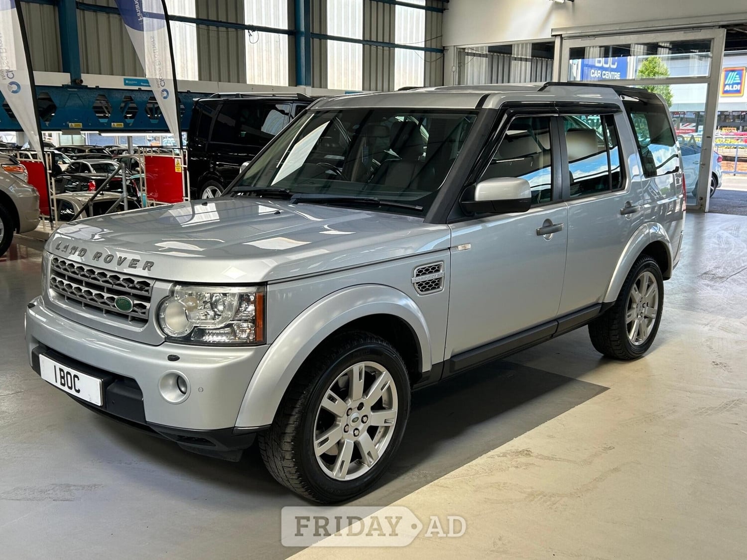 [ berth ]Land Rover Discovery 4