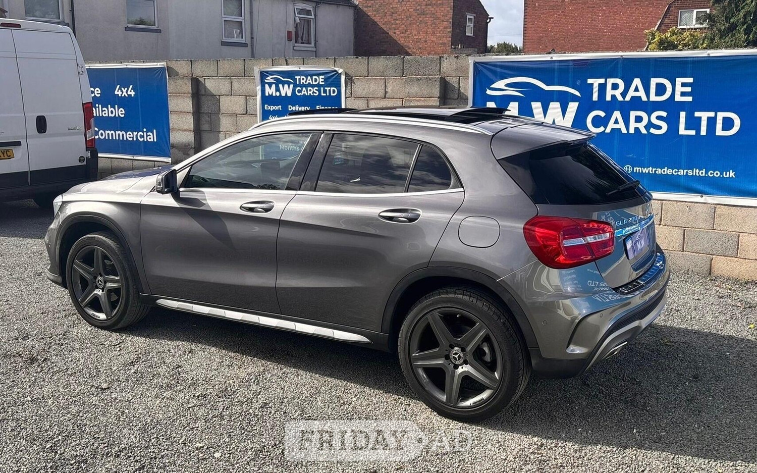 [ berth ]Mercedes-Benz GLA