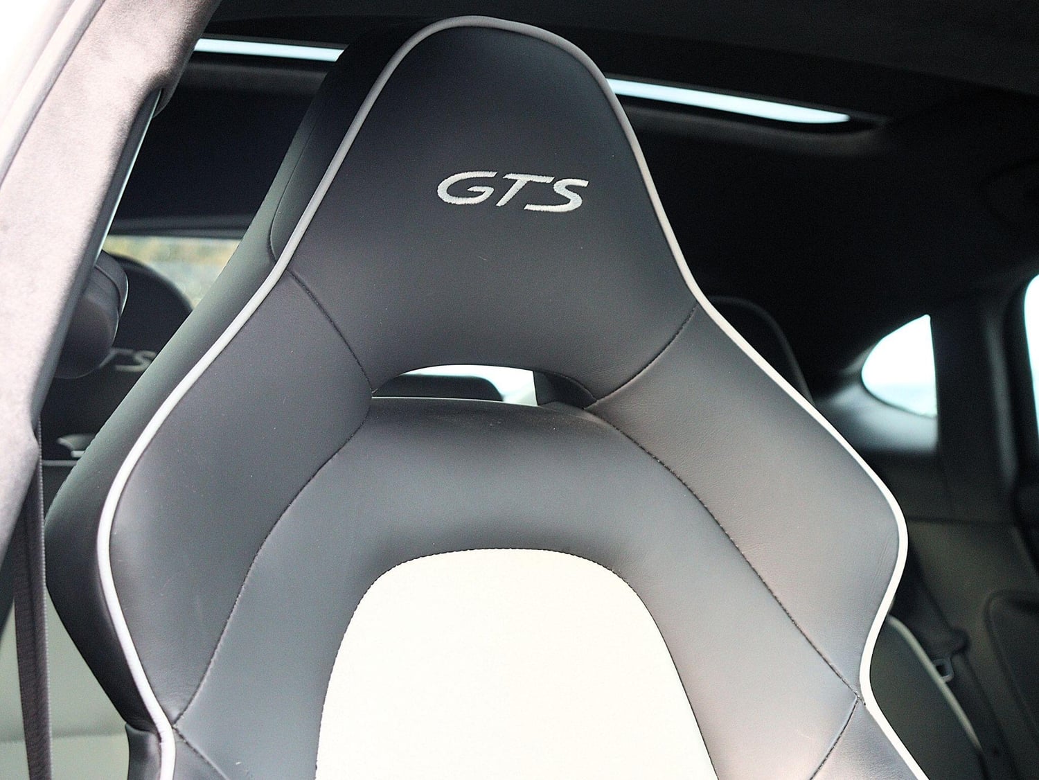 [ berth ]Porsche Panamera