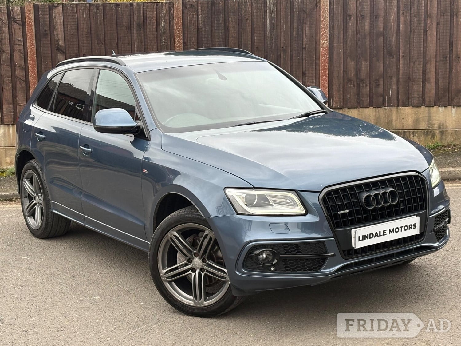 Audi Q5 2016 in Oldham