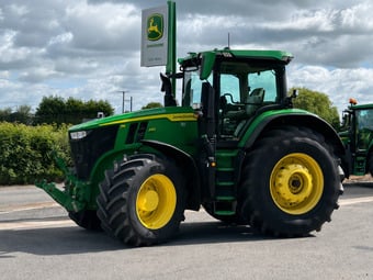 John Deere 7R 330 (2022) Tractor
