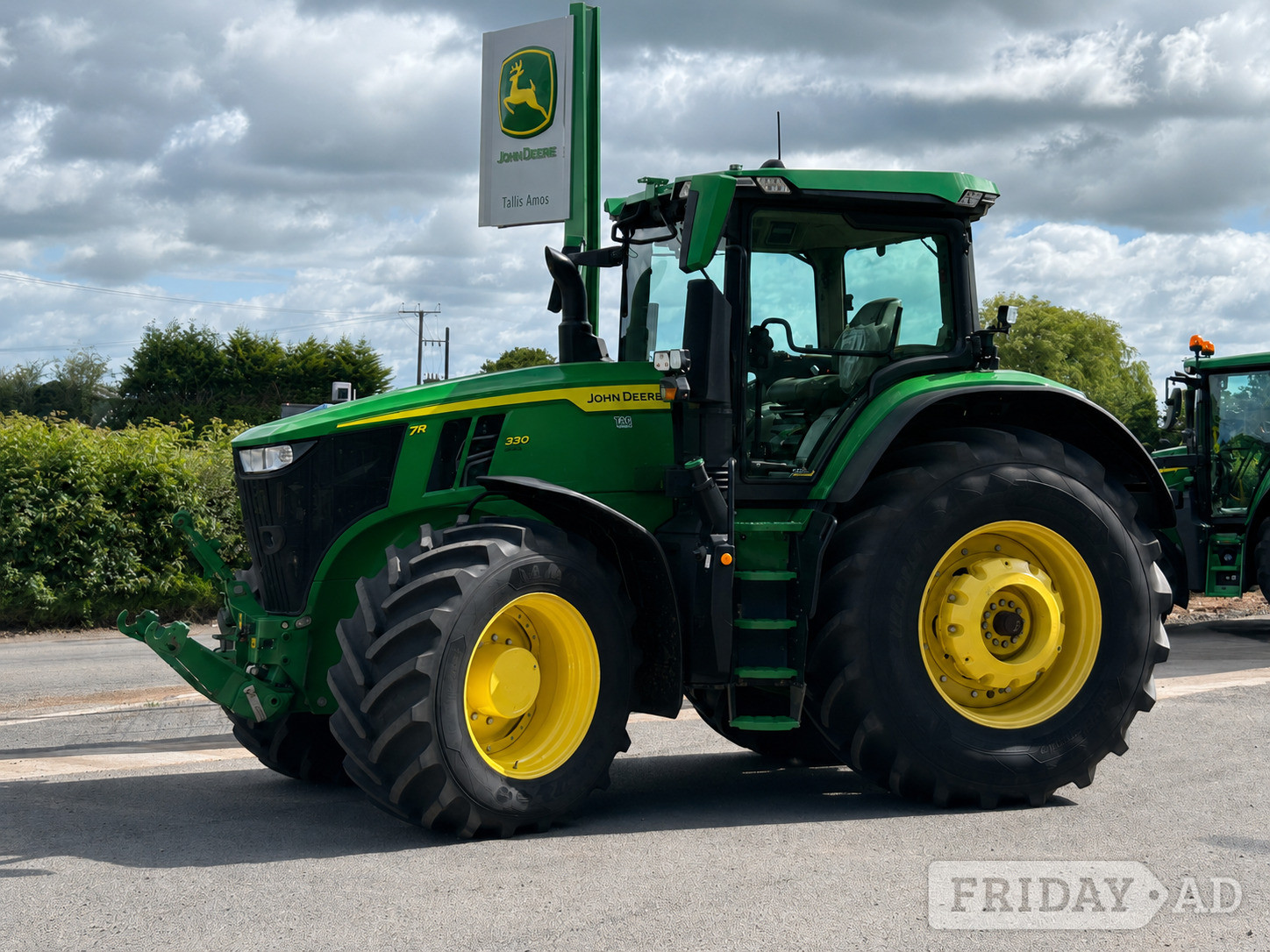 John Deere 7R 330 (2022) Tractor in Evesham