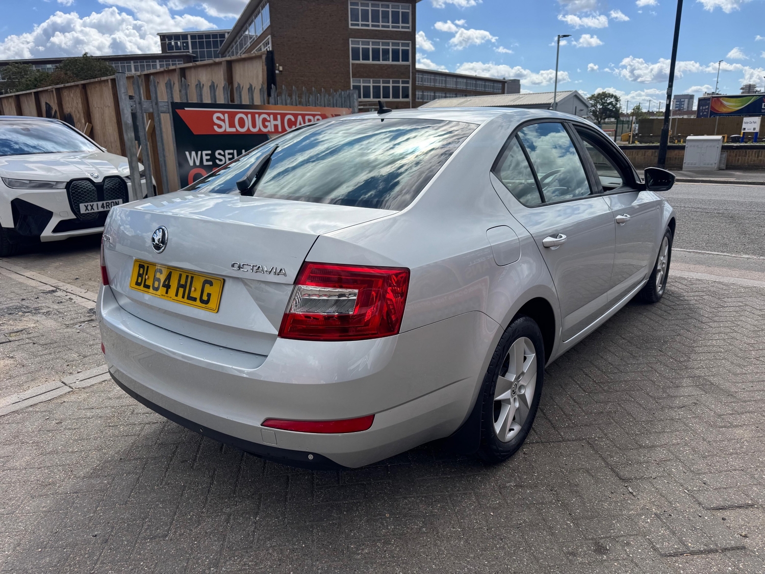 Skoda Octavia 2015 - Cars in Slough