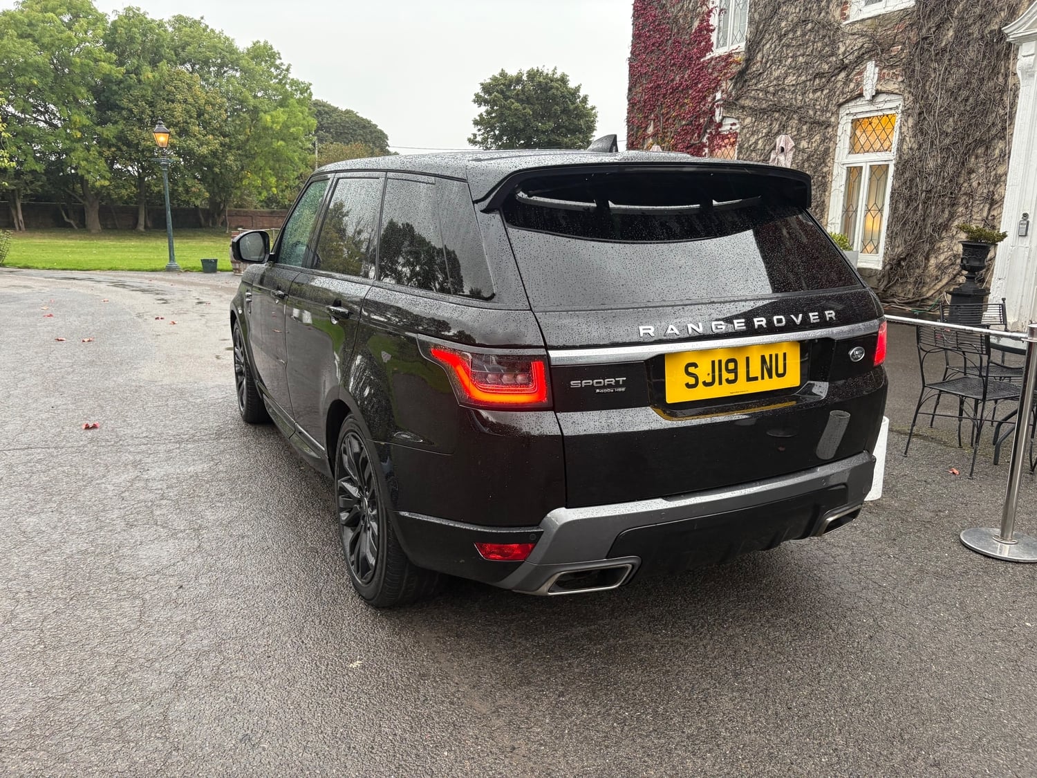 [ berth ]Land Rover Range Rover Sport