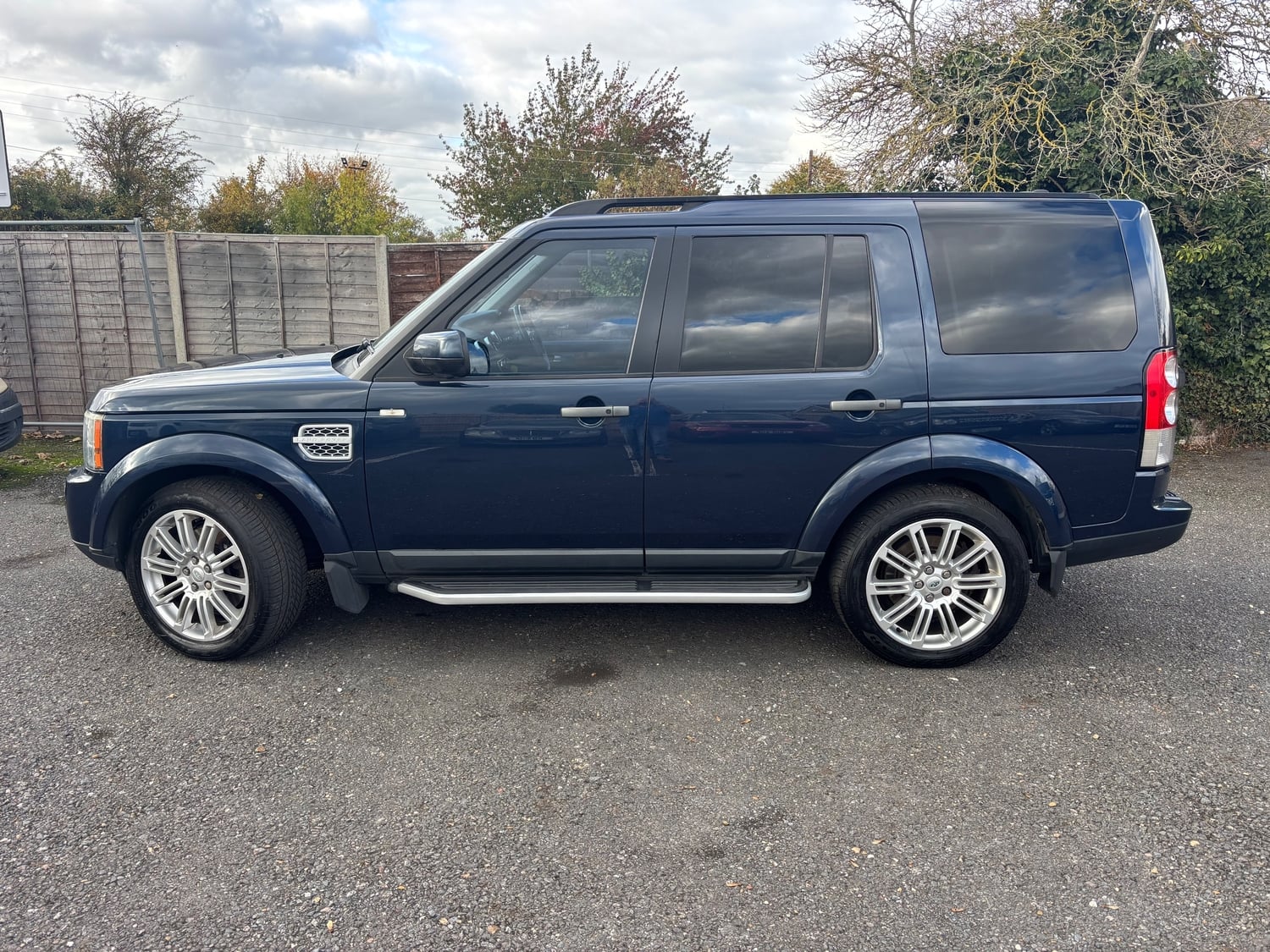 Land Rover Discovery 4 2012 - Cars in Longfield