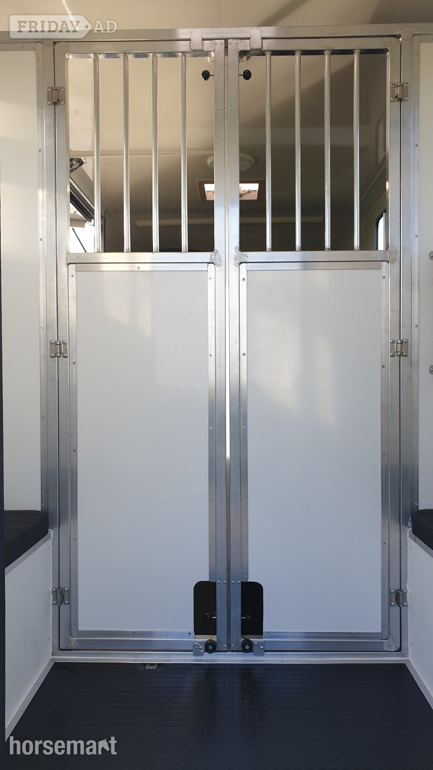 Marlborough Stud Box Vauxhall Horsebox - Trailers & Horseboxes