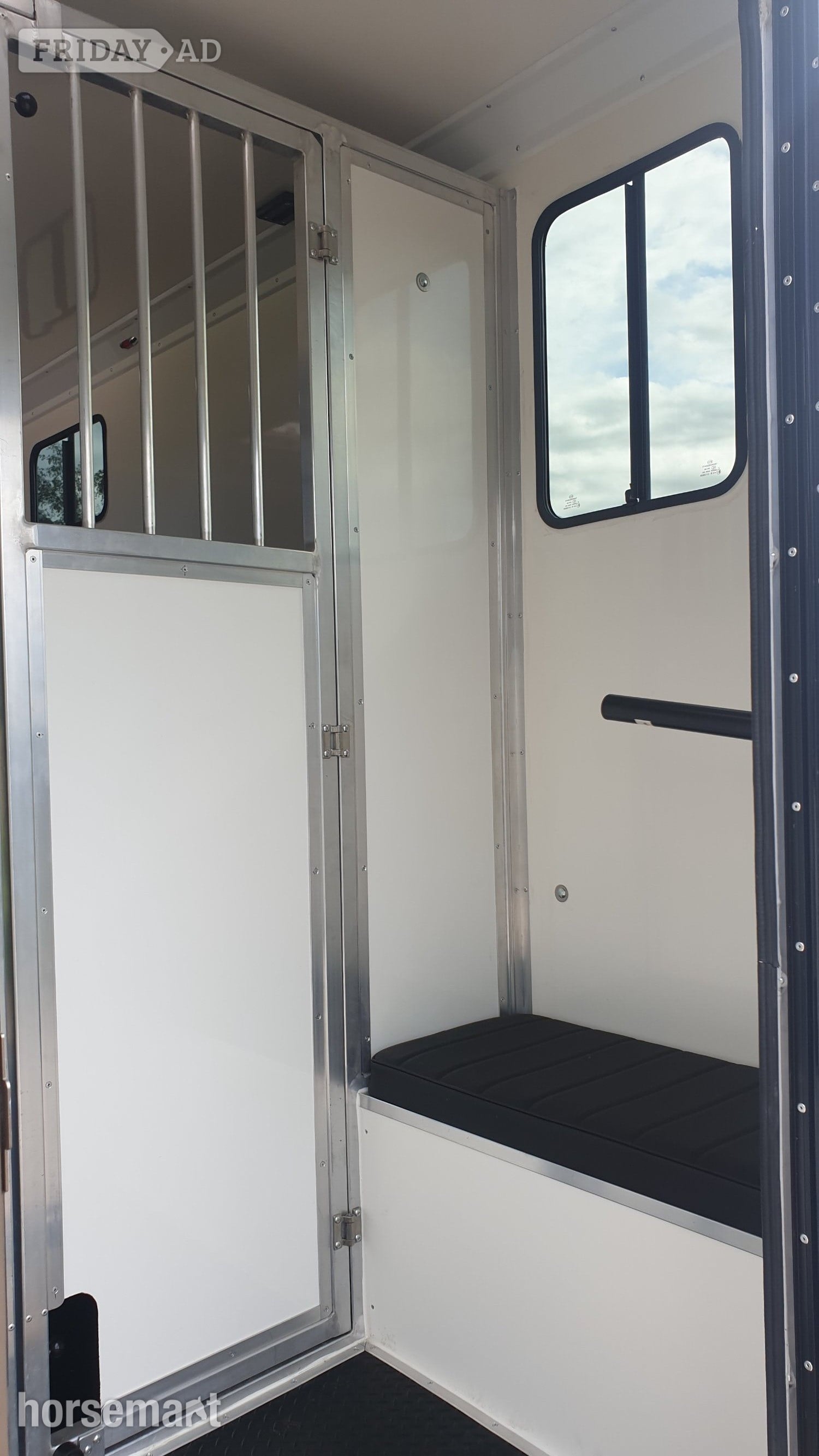 [ berth ]Marlborough Stud Box