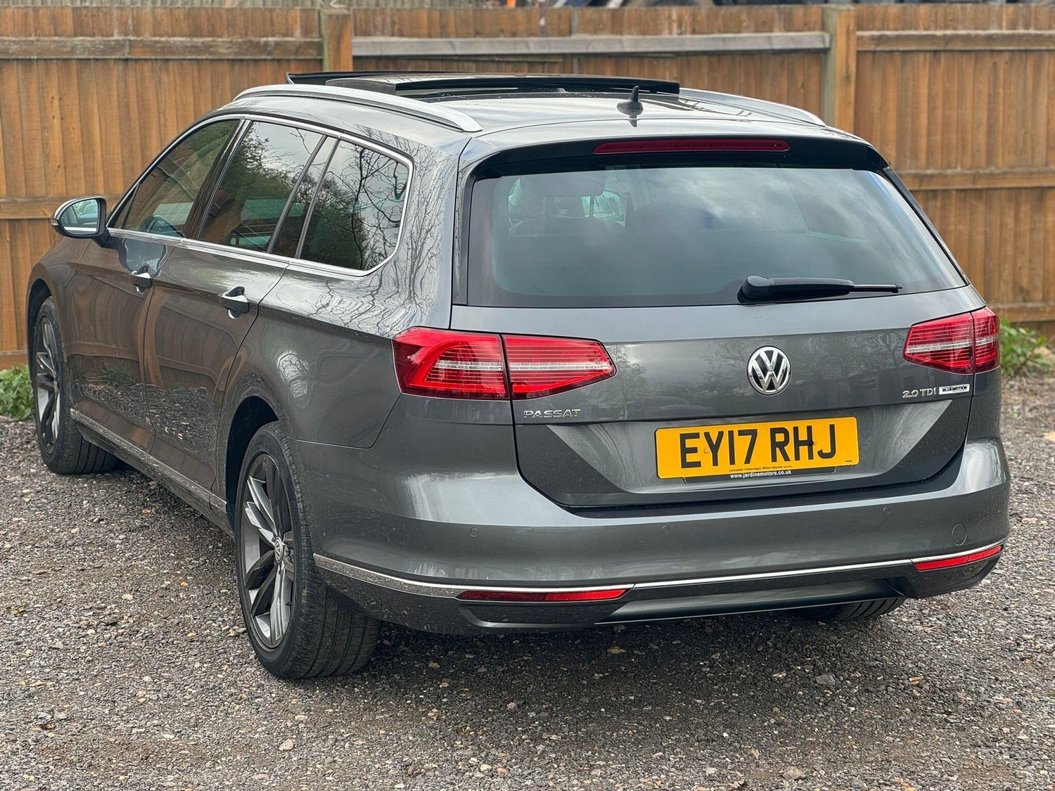 Volkswagen Passat 2017 - Cars in St. Albans
