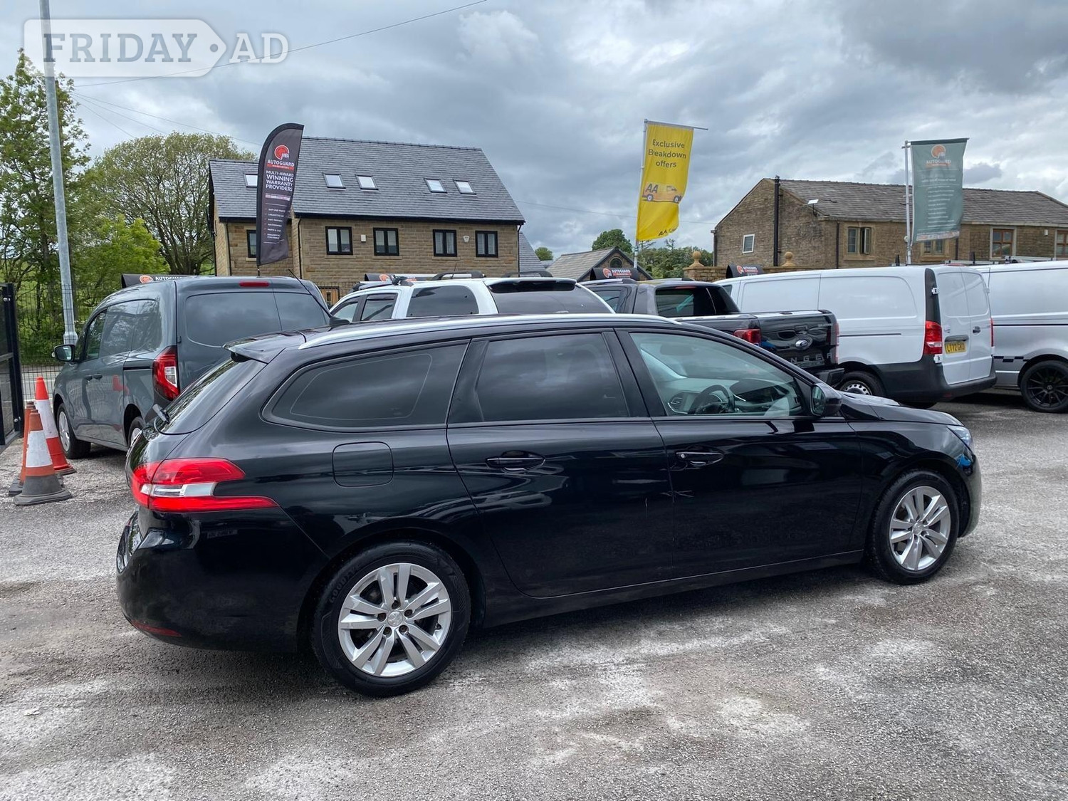 [ berth ]Peugeot 308 SW