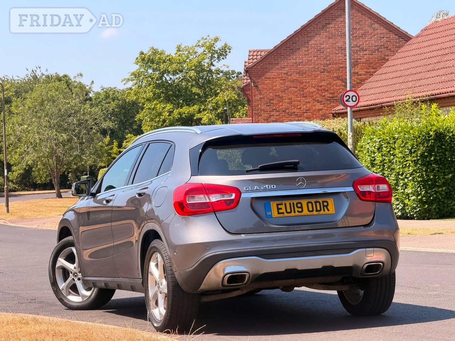 [ berth ]Mercedes-Benz GLA