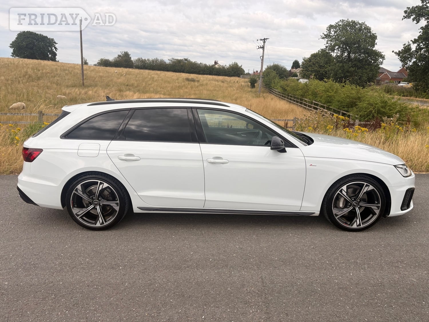 Audi A4 Avant 2022 in Stockport