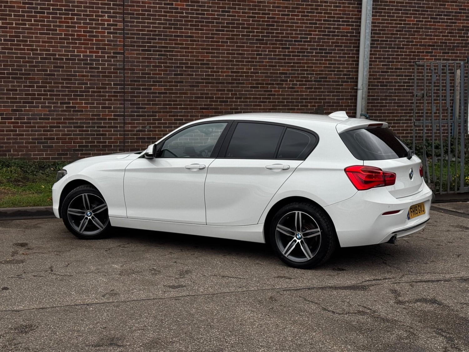 BMW 1 Series 2019 - Cars in Leeds