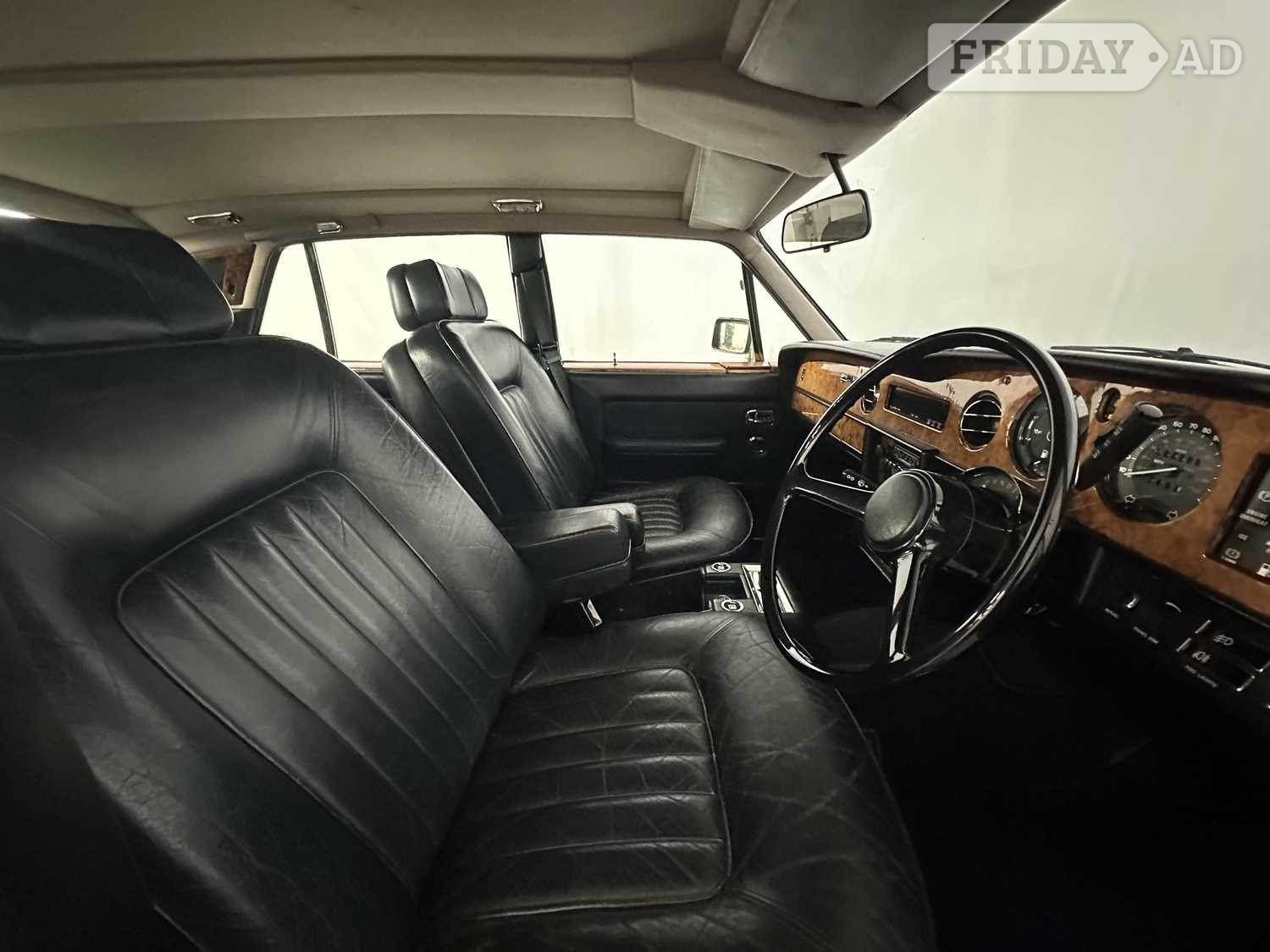 [ berth ]Rolls-Royce Silver Spirit