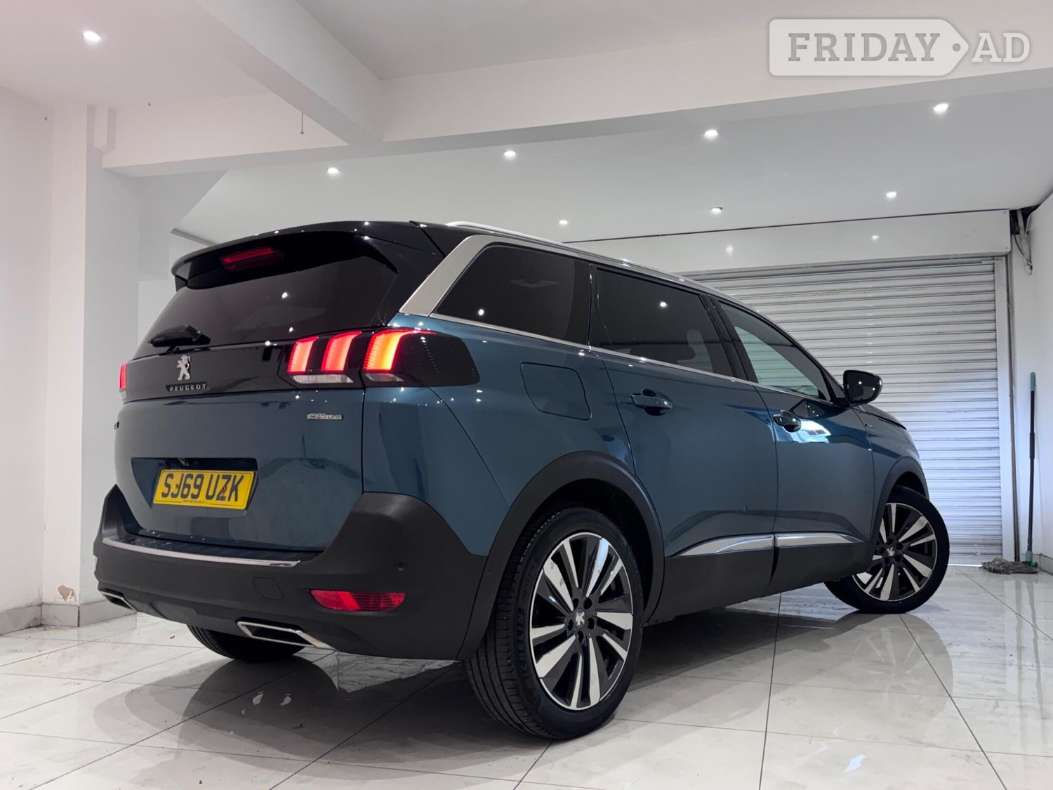 [ berth ]Peugeot 5008
