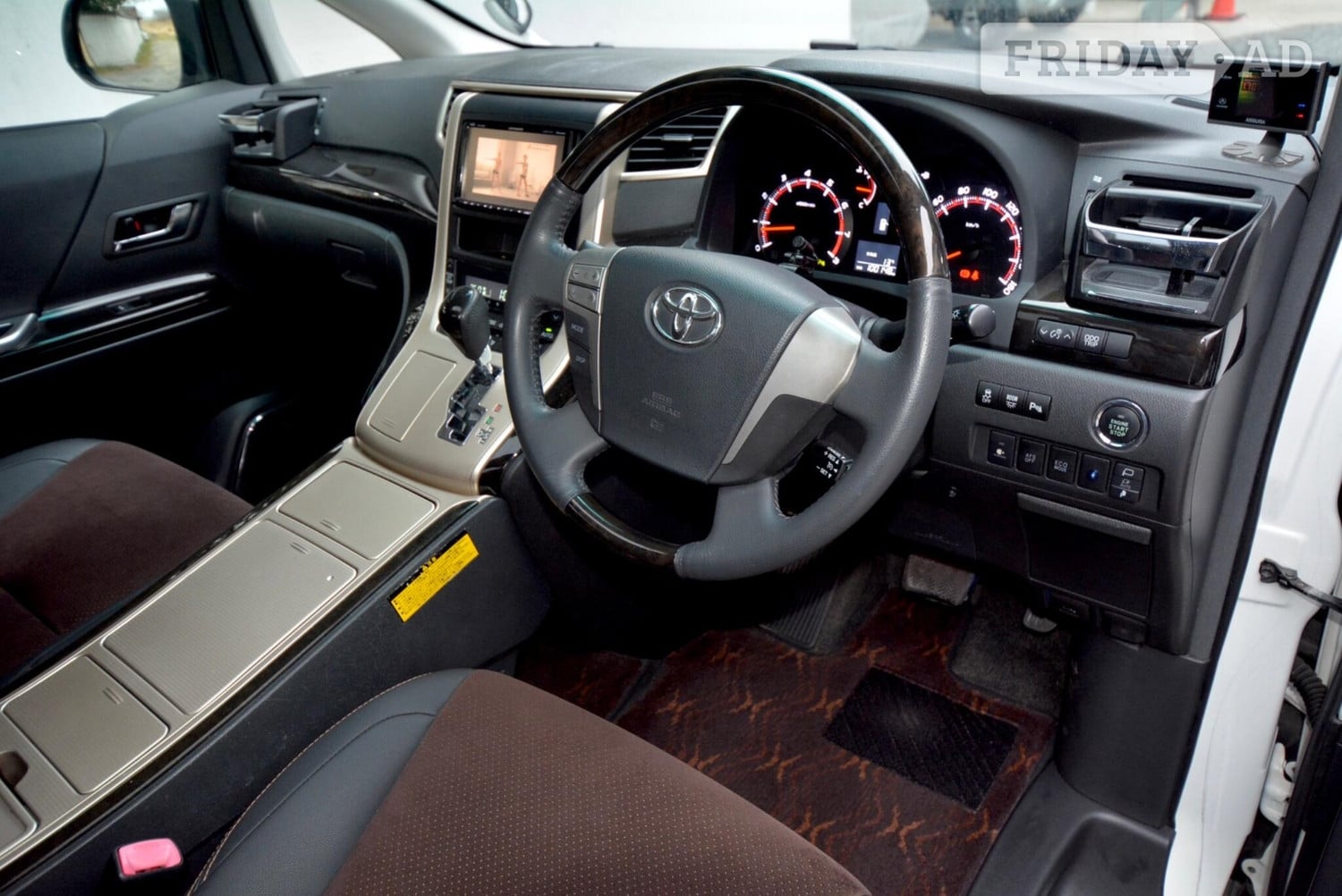 Toyota Alphard Chingford