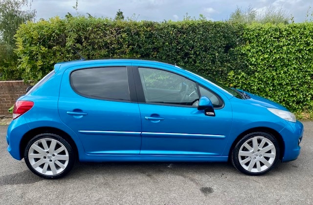 Peugeot 207 2012 - Cars