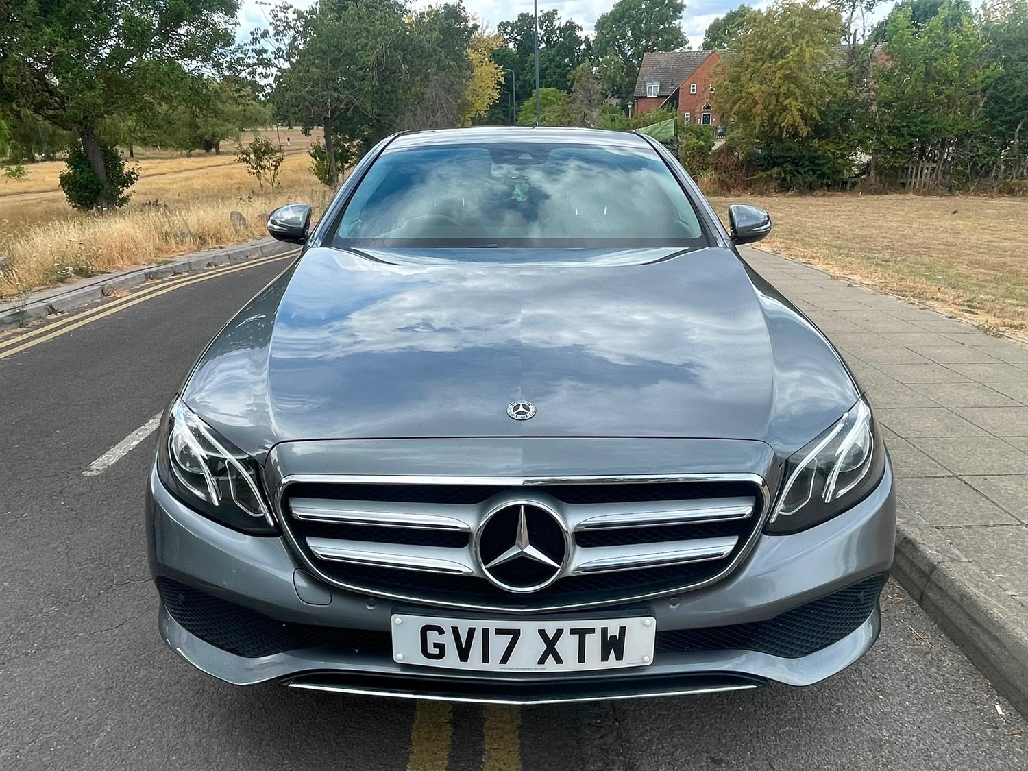 [ berth ]Mercedes-Benz E Class