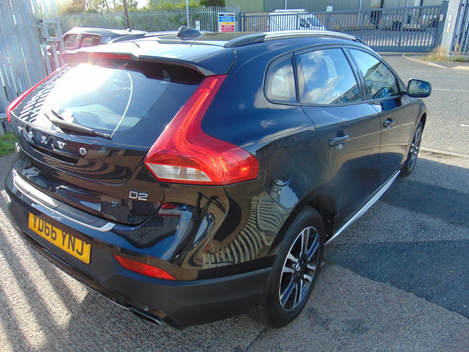 [ berth ]Volvo V40 Cross Country