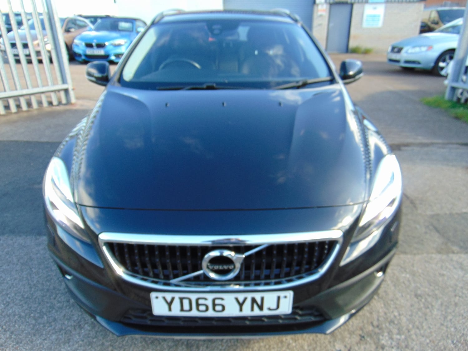 Volvo V40 Cross Country 2016 - Cars