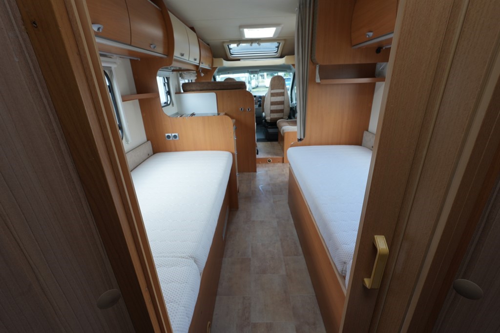 [4 berth ]Burstner Nexxo T720