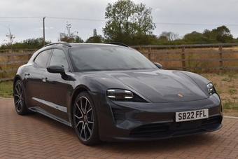 Porsche Taycan 2022