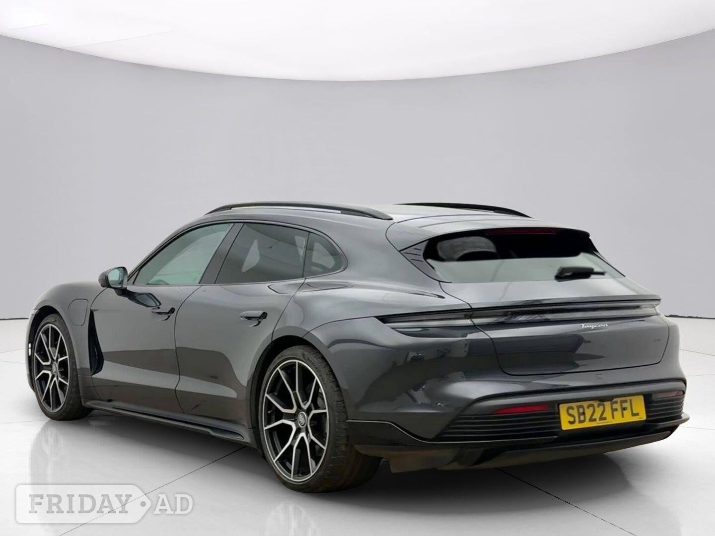 Porsche Taycan Ely