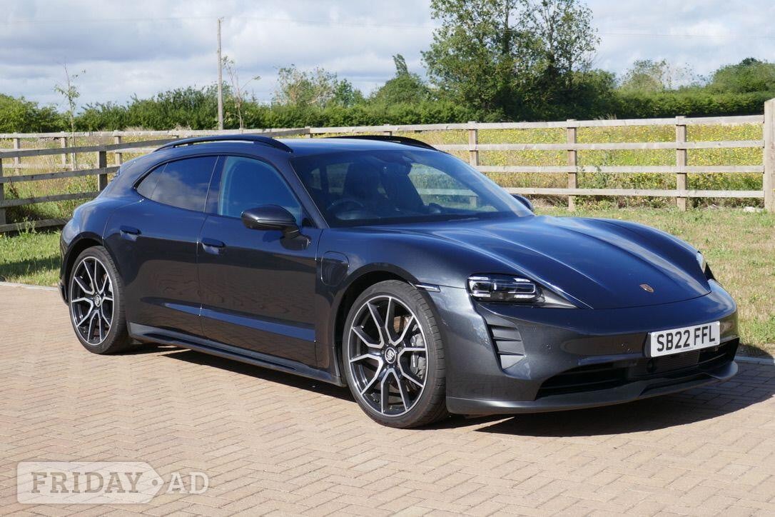 Porsche Taycan Ely