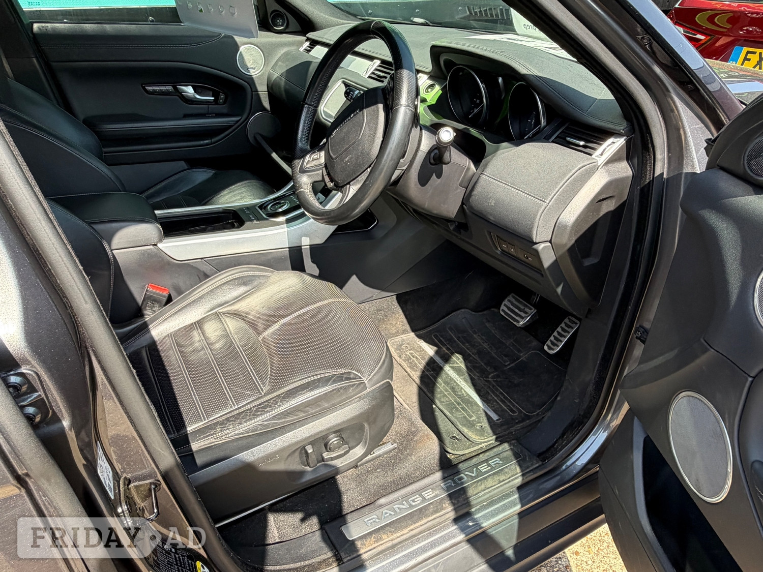 [ berth ]Land Rover Range Rover Evoque