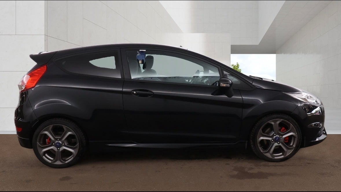 Ford Fiesta 2015 - Cars