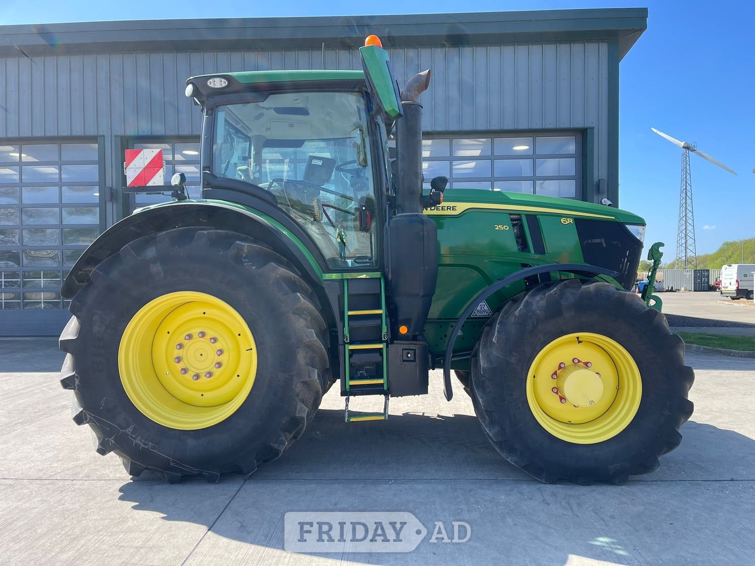 [ berth ]John Deere 6R 250