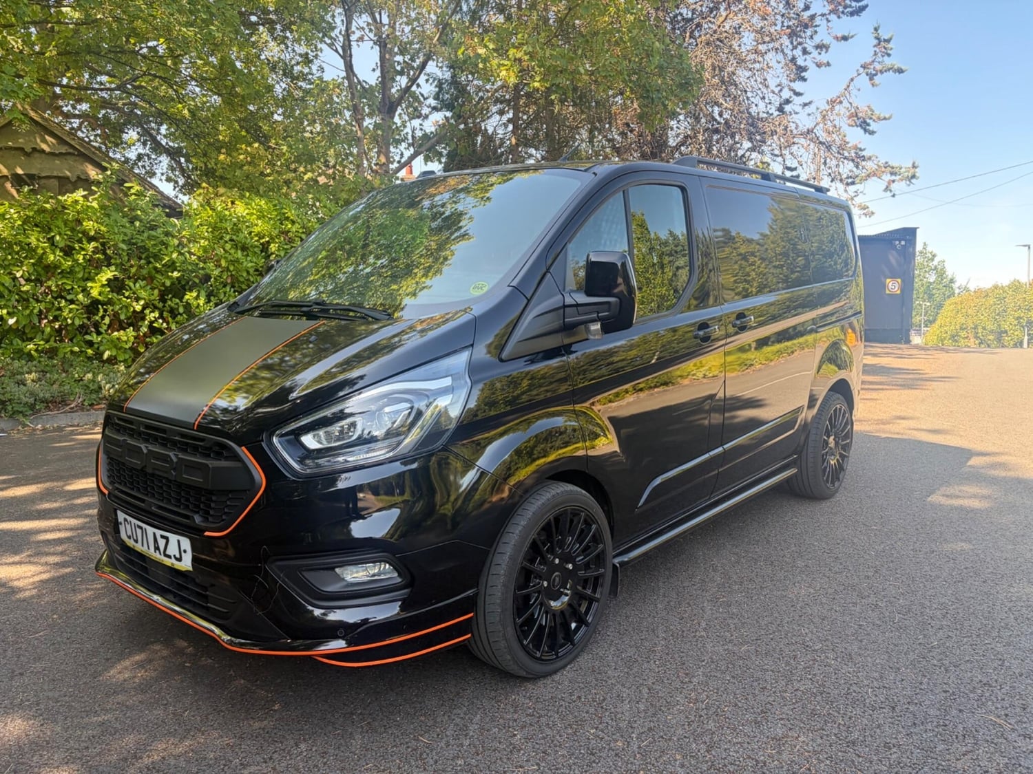[ berth ]Ford Transit Custom