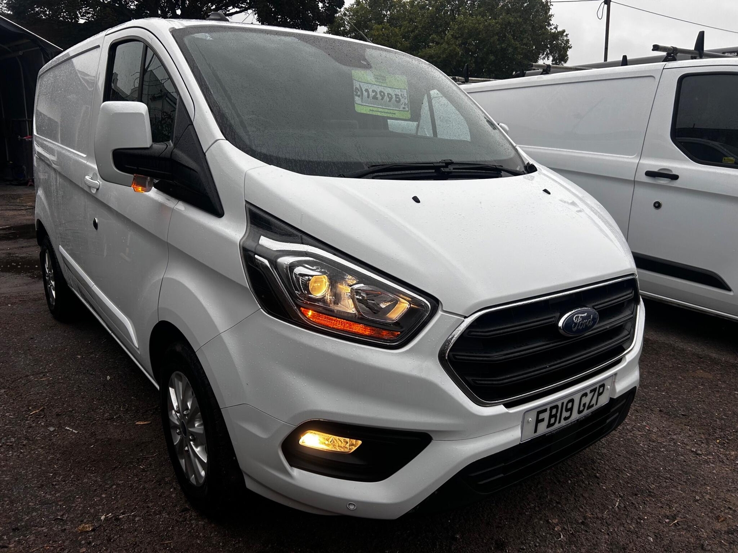 [ berth ]Ford Transit Custom