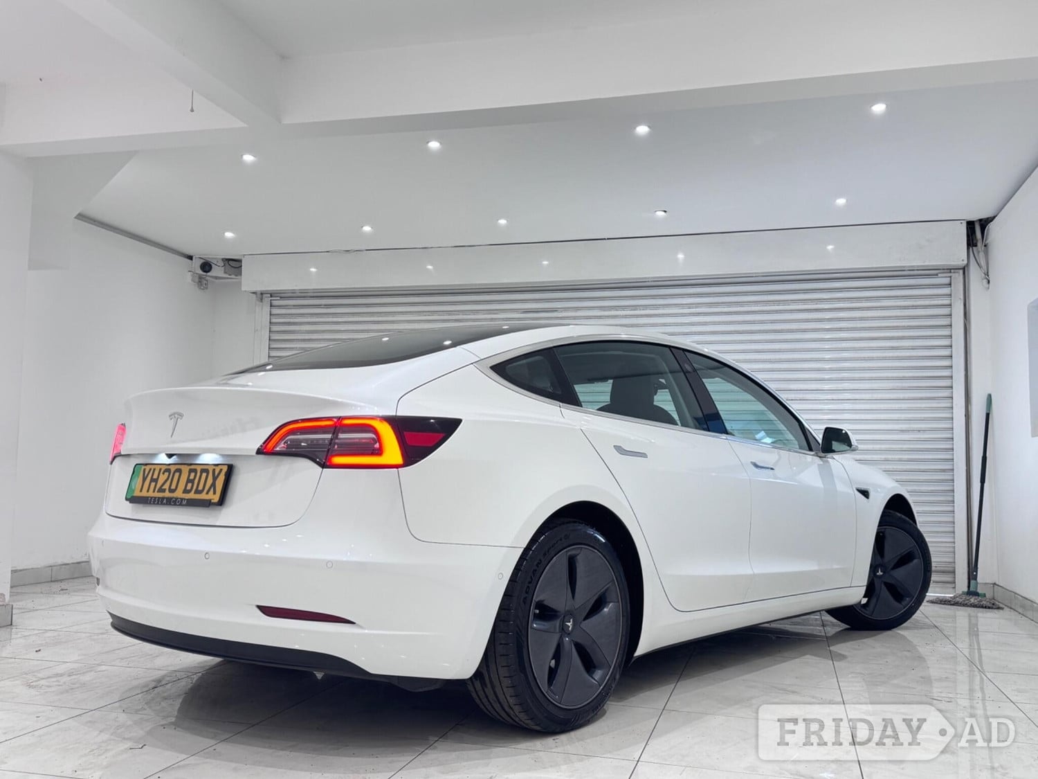 [ berth ]Tesla Model 3
