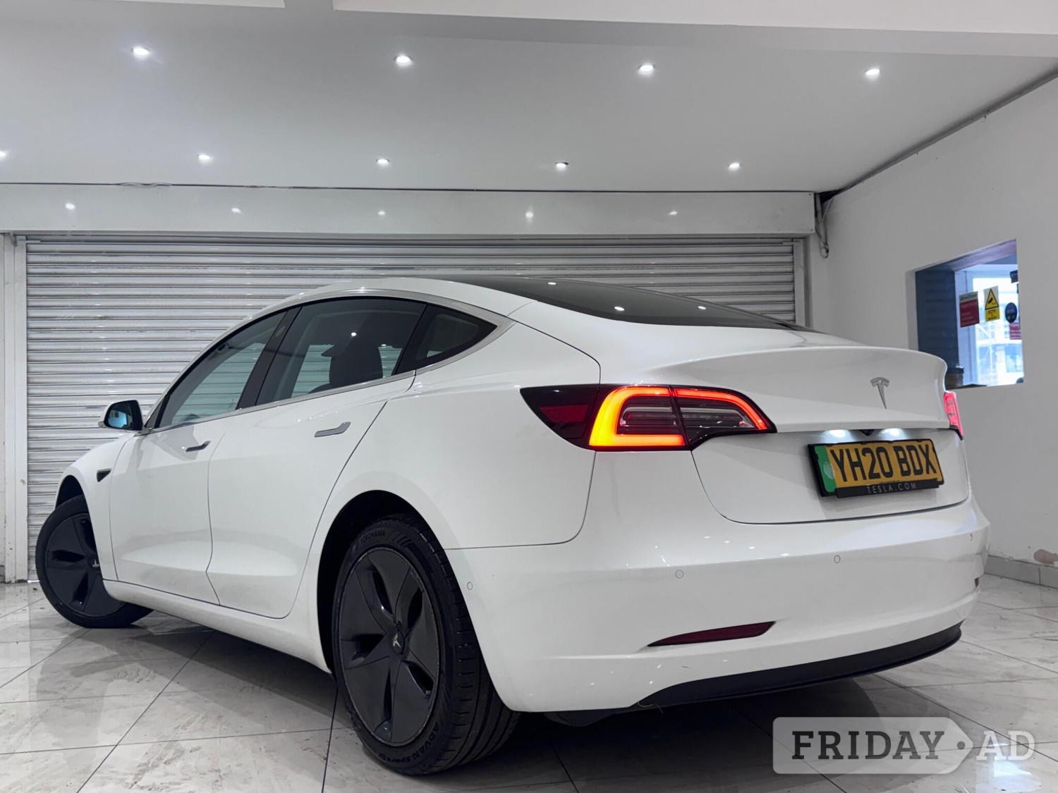 Tesla Model 3 2020 - Cars