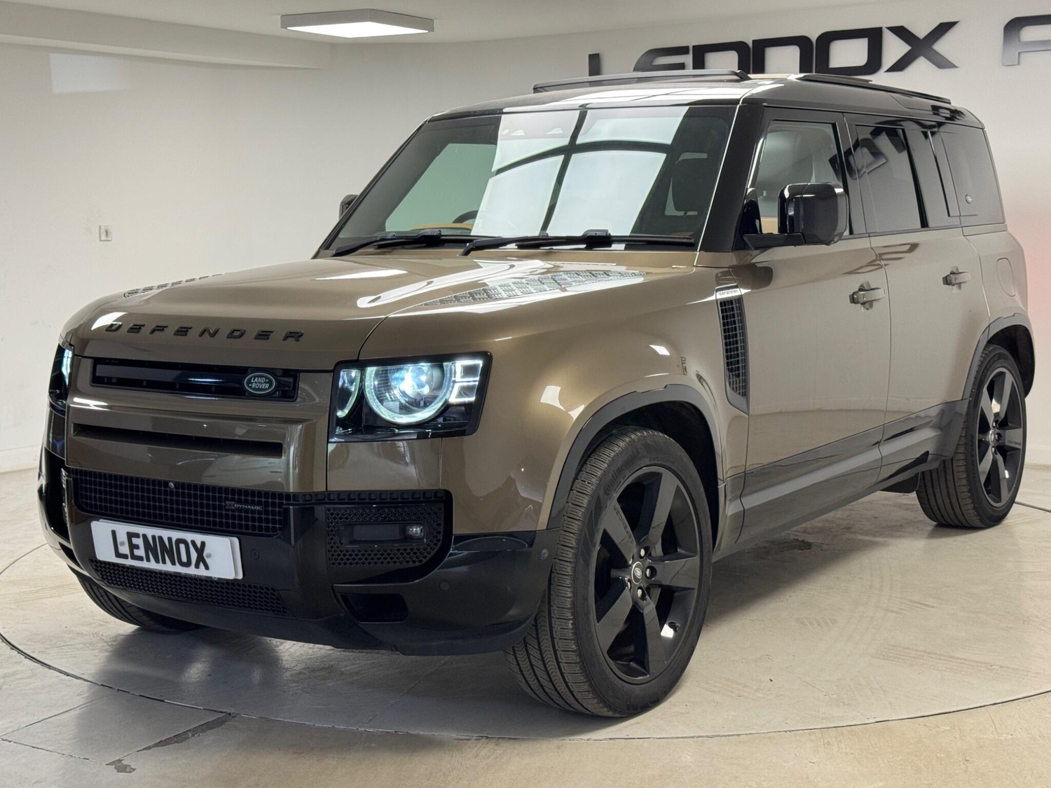 [ berth ]Land Rover Defender 110
