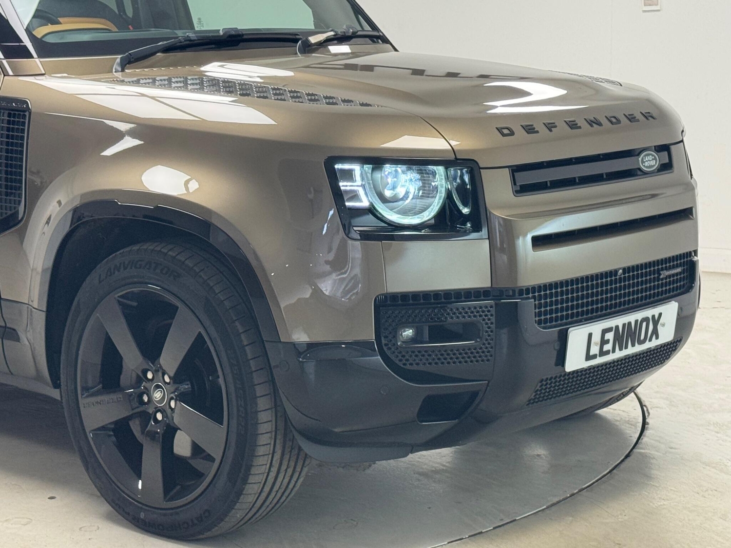 Land Rover Defender 110 2022 - Cars