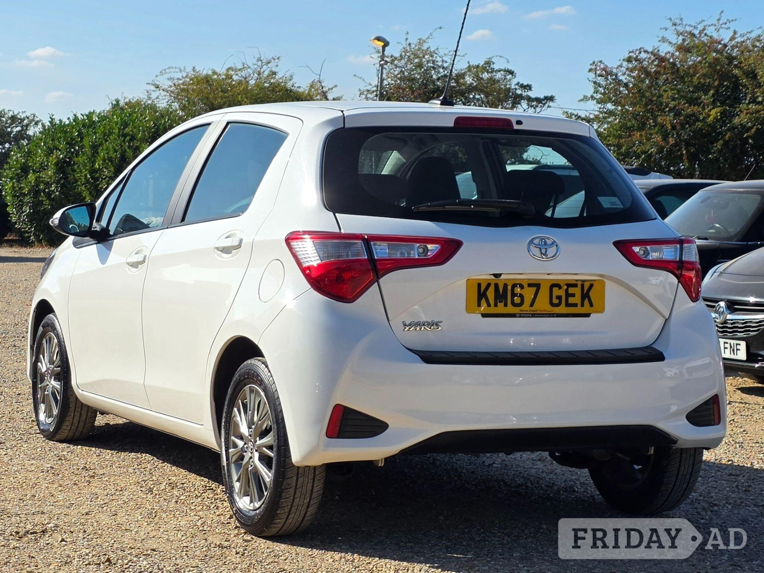Toyota Yaris 2017 - Cars in Shefford