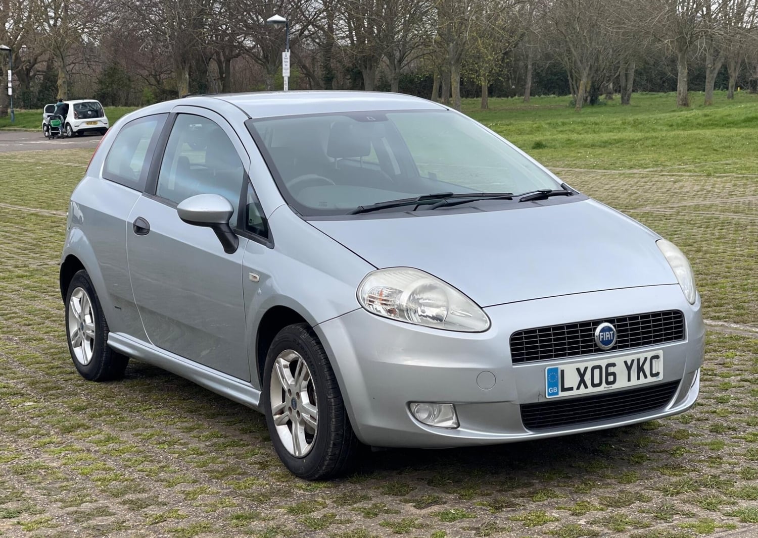 [ berth ]Fiat Grande Punto