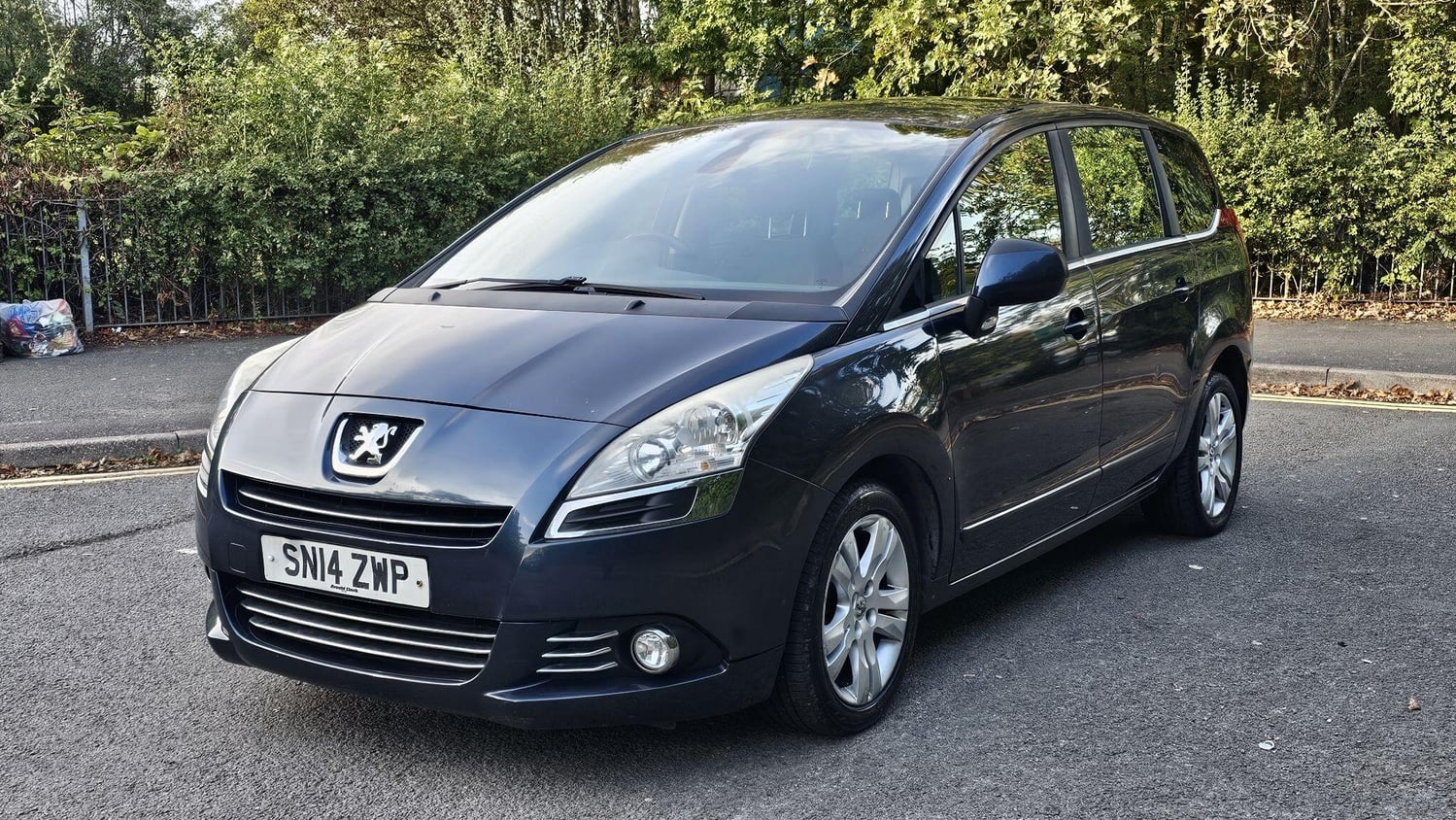 [ berth ]Peugeot 5008