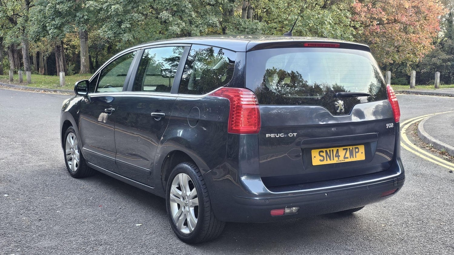 Peugeot 5008 2014 - Cars in Coventry