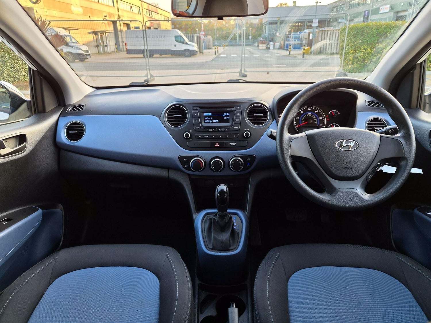 Hyundai i10 2014 - Cars in Slough